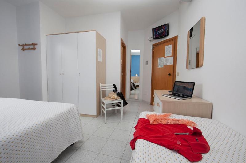 Comfort Triple Room image 4