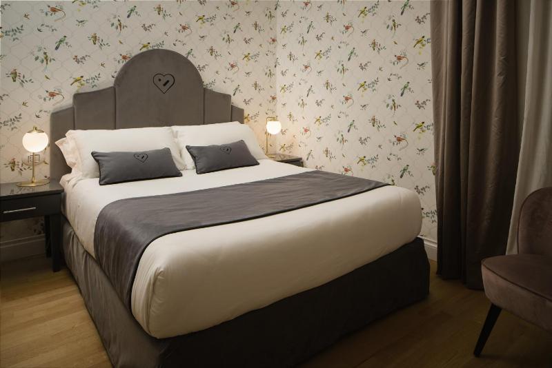 Classic Double Room image 1