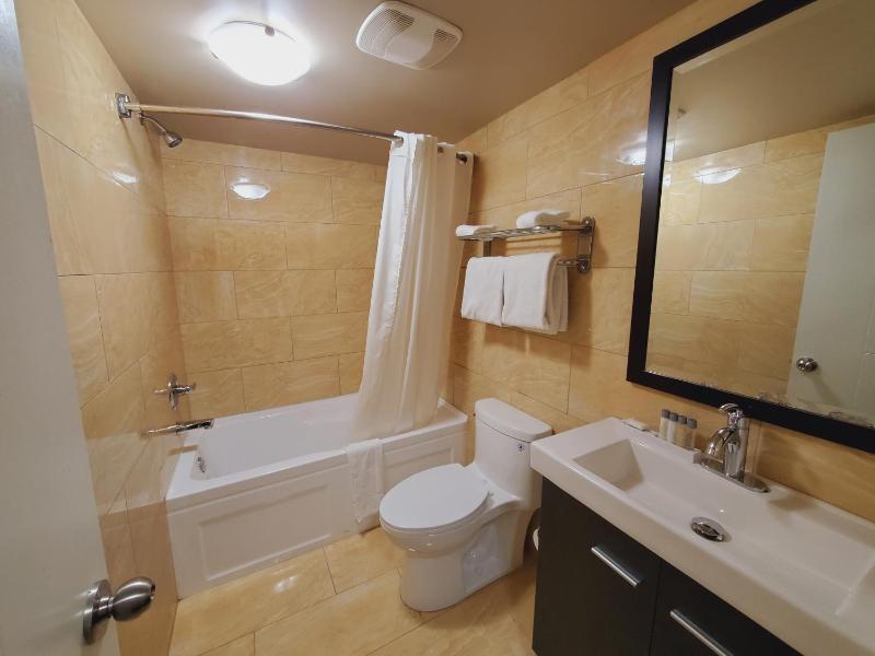 Royal Lodge - image 7