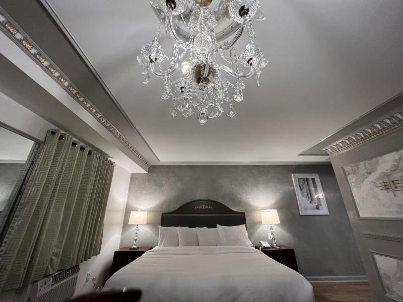 Presidential Suite image 4
