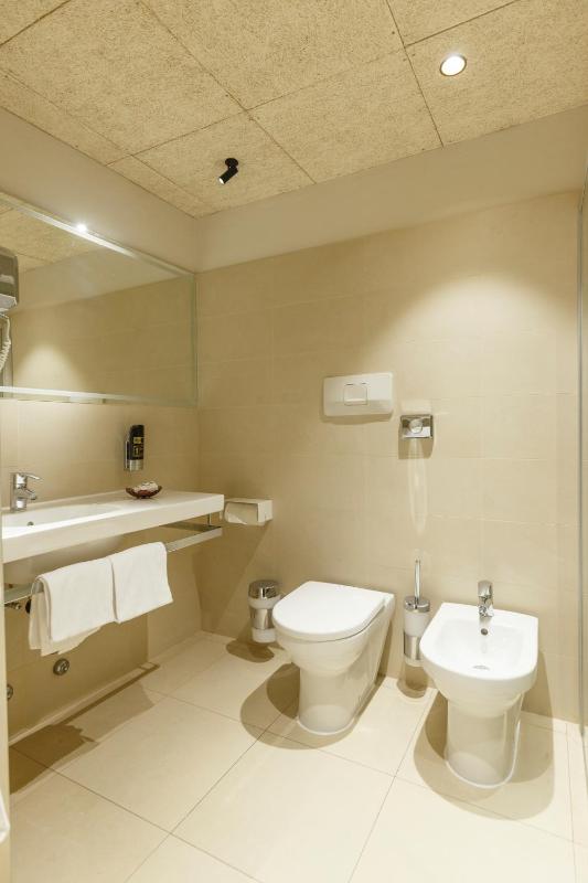 Deluxe Double Room with Balcony image 3