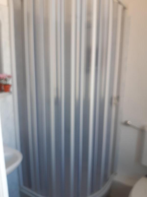 Standard Single Room image 3