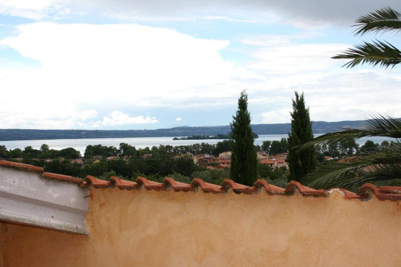 Quadruple Room with Lake View image 3