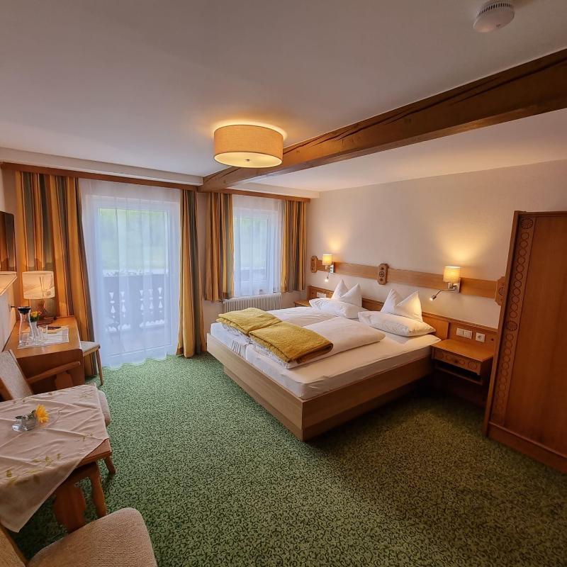 Double Room with Mountain View image 1