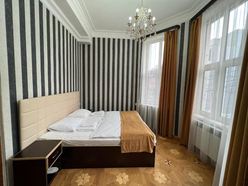 Quadruple Room image 3