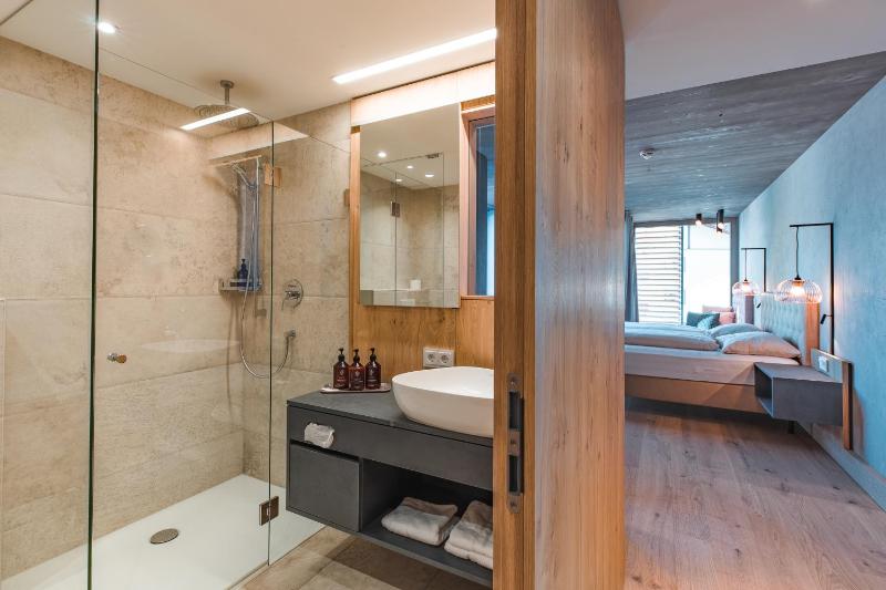 Superior Double Room Achensee with Lake View image 3