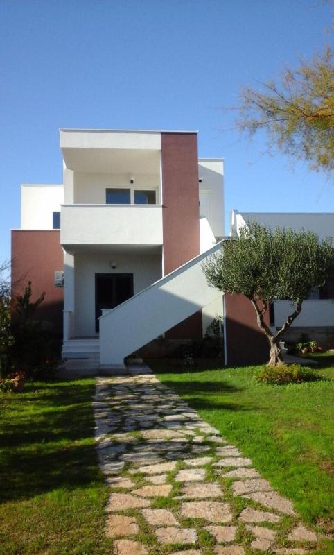 Two-Bedroom Apartment with Patio and Garden View image 2