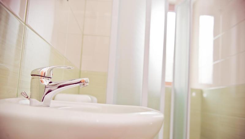 Double Room with Private Bathroom image 1