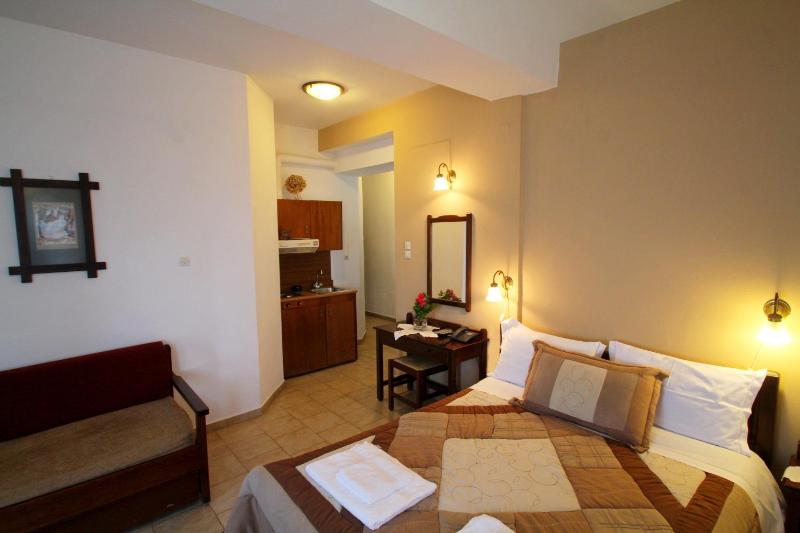 Studio (3 Adults) image 3