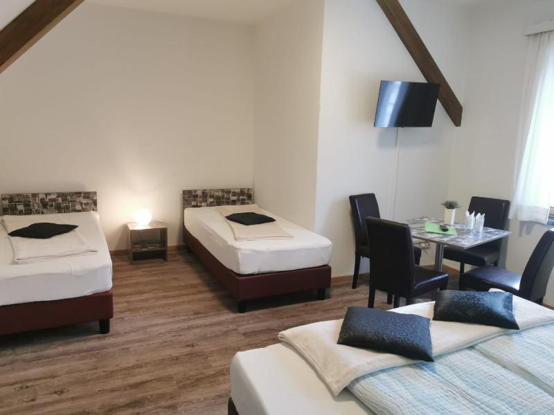 Quadruple Room image 4