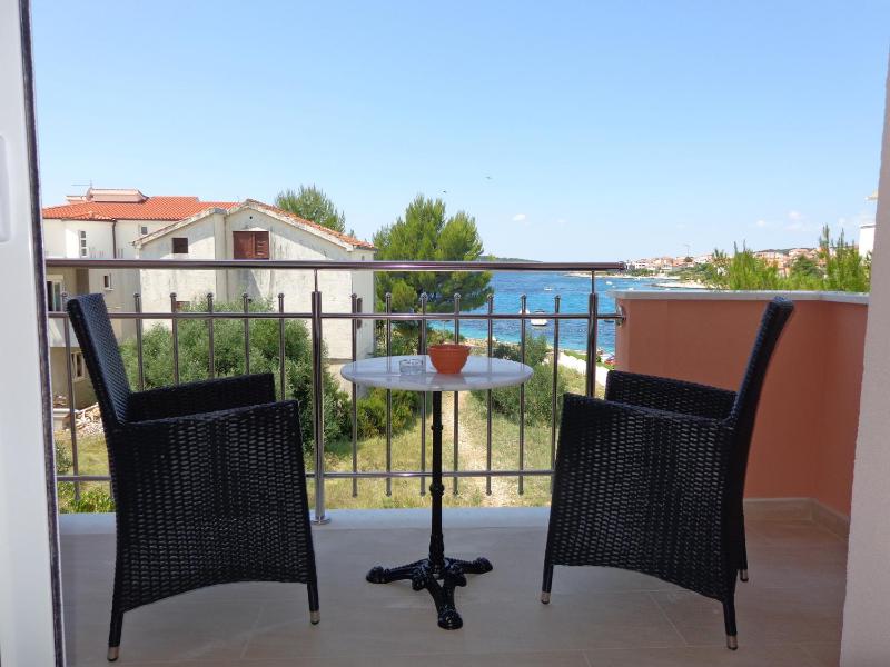 One-Bedroom Apartment with Balcony and Sea View image 2