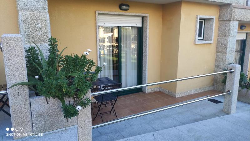 Apartment 2 Bedroom with Terrace image 3
