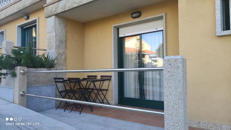 One-Bedroom Apartment with Terrace and Garden View image 3