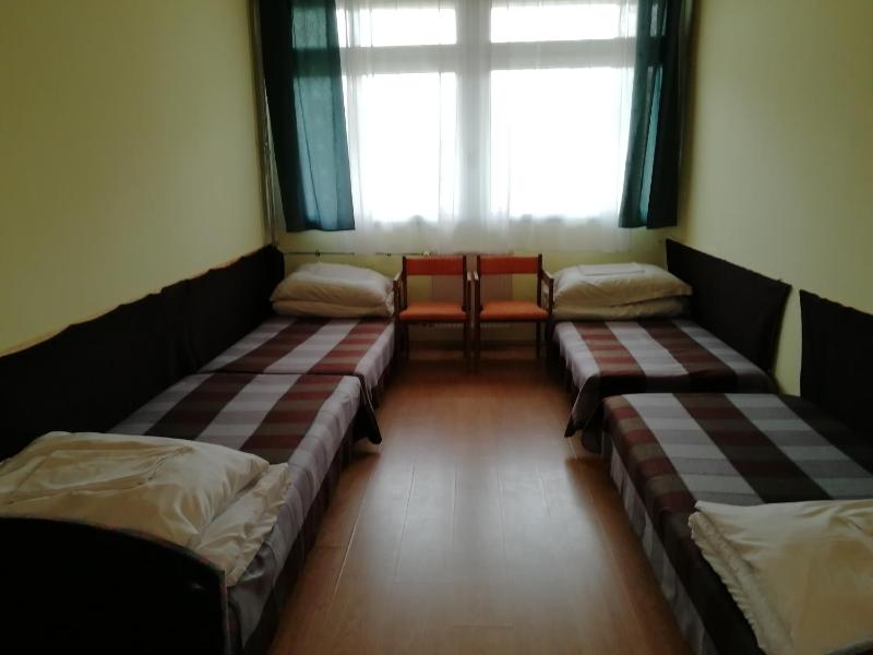Quadruple Room with Shared Bathroom image 4