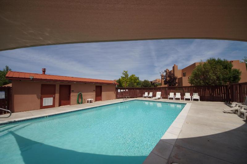 Three-Bedroom Apartment image 4