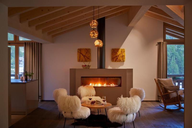 Five-Bedroom Deluxe Apartment image 2