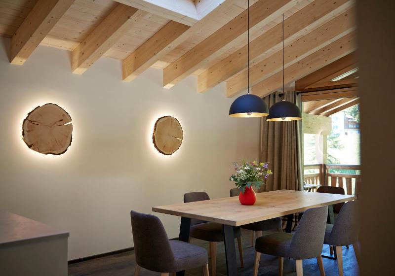 Three-Bedroom Penthouse Apartment image 2