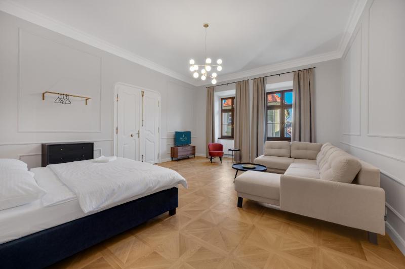 Palace Apartments - image 10