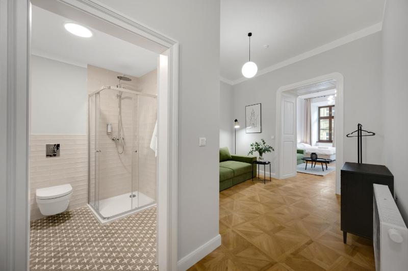 Palace Apartments - image 8