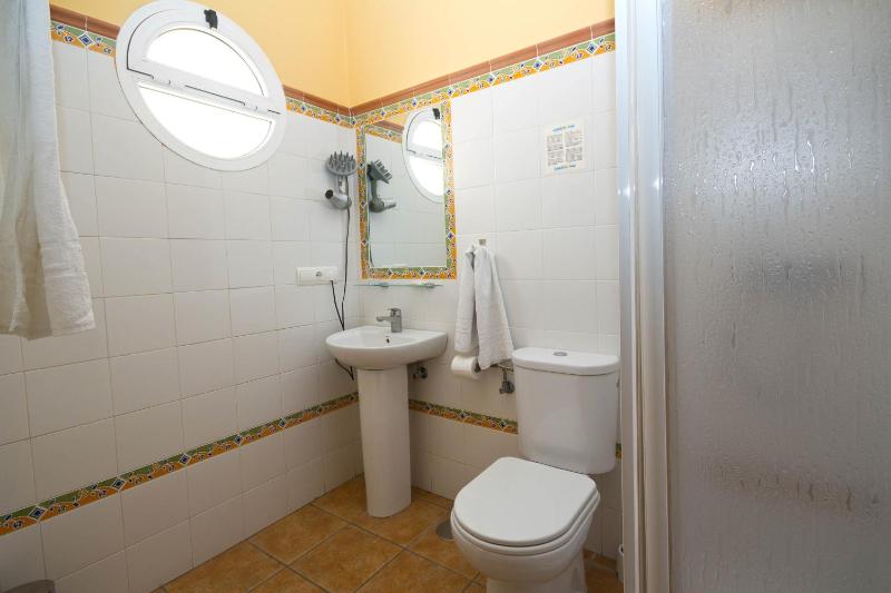 Twin Room image 2