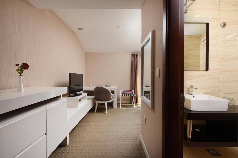 Family Hotel Zanè - image 28