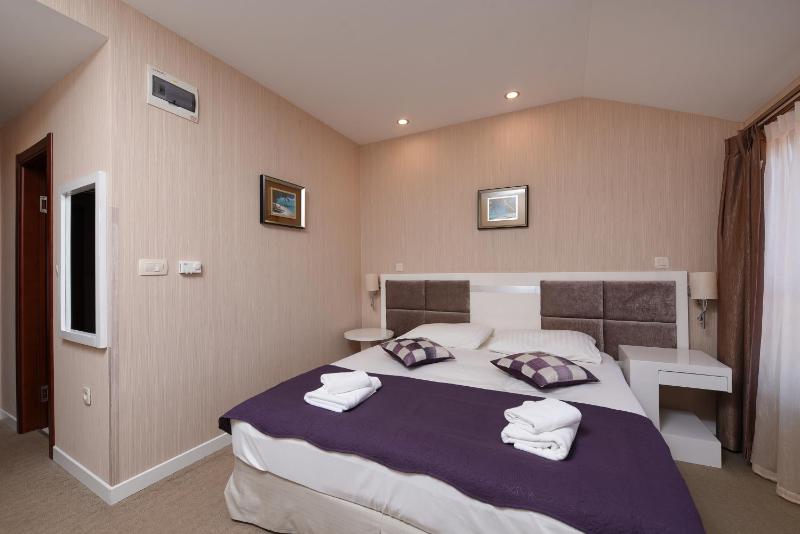 Family Hotel Zanè - image 6