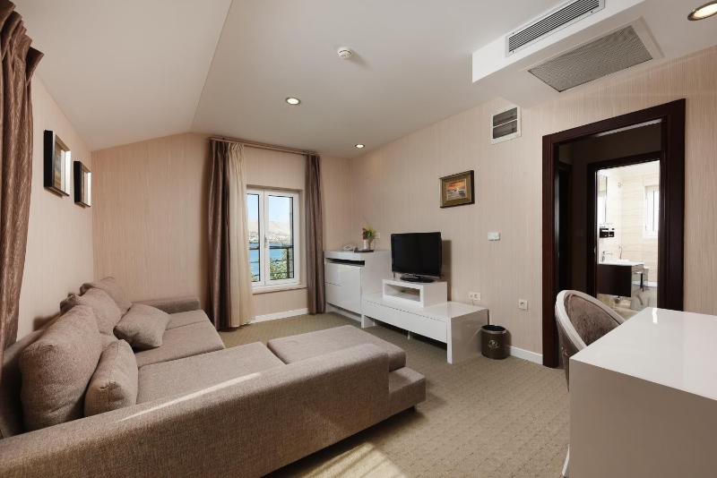 Family Hotel Zanè - image 41
