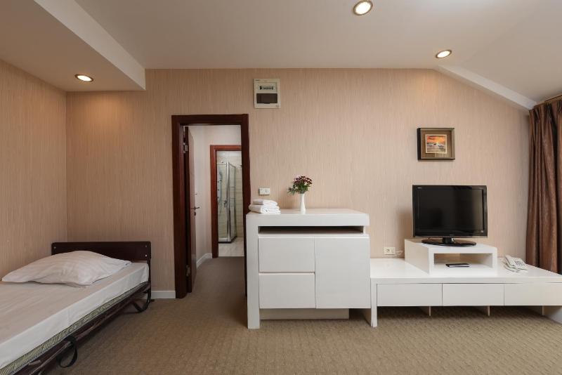 Family Hotel Zanè - image 16