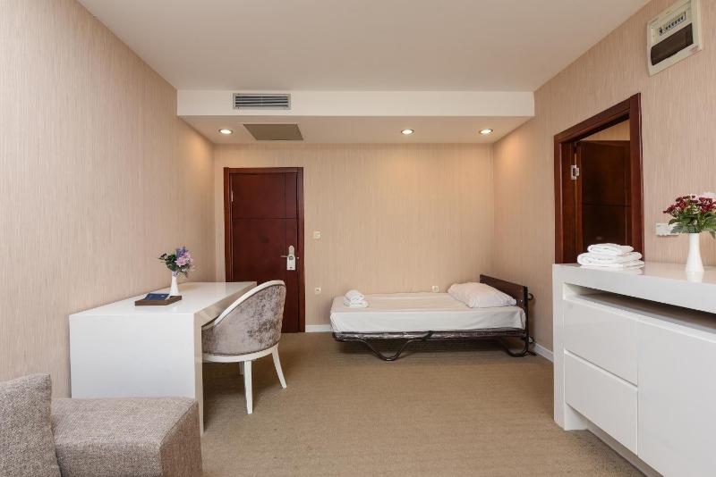 Family Hotel Zanè - image 14