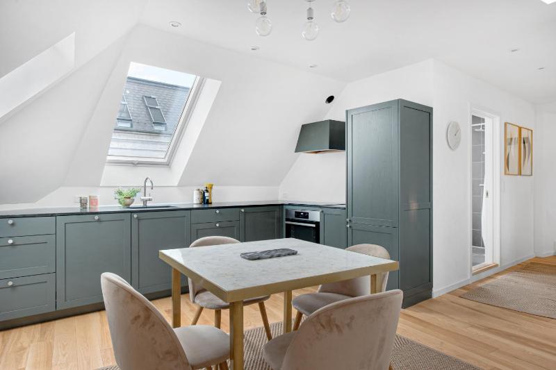 Regent 9 - Great Apt with Terrace in City Centre - image 4