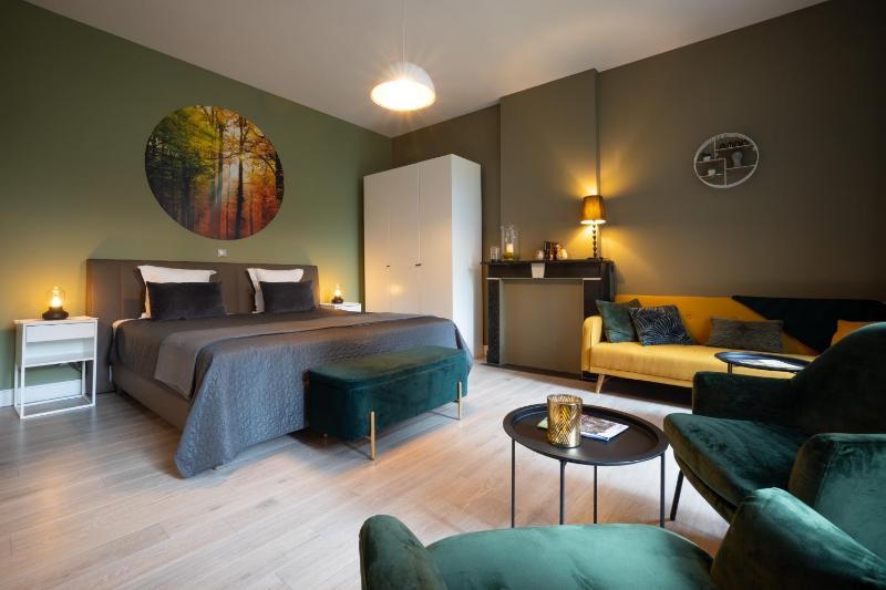 Deluxe Double Room image 3