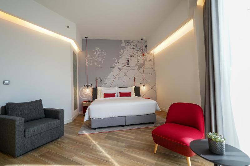 Premium Room - Canal View (Includes 15% Off F&B and Shuttle Service to Festival City Mall) image 4