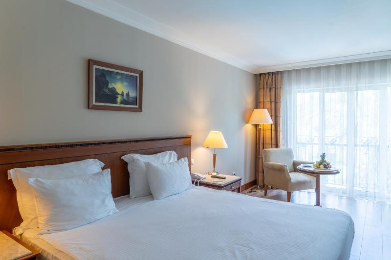 Double Room image 3