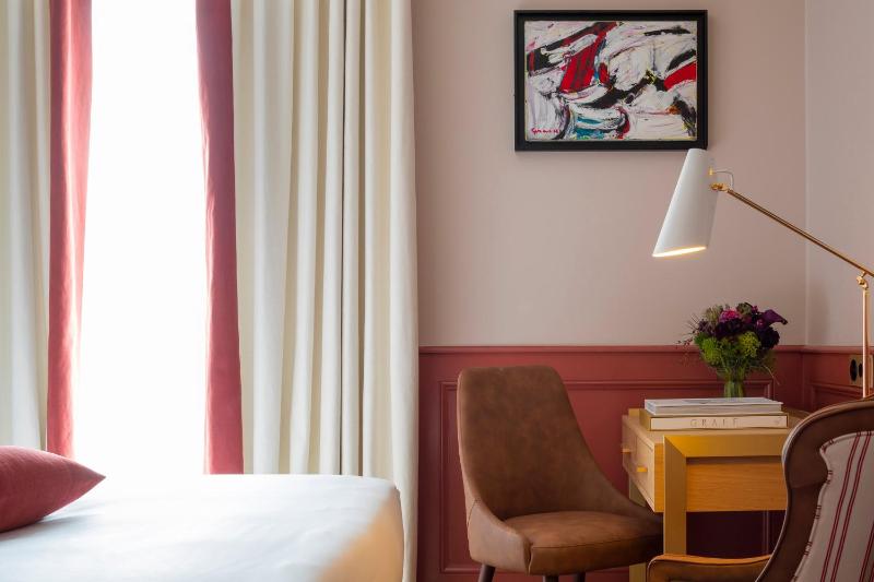 Classic Double Room with Shower image 4