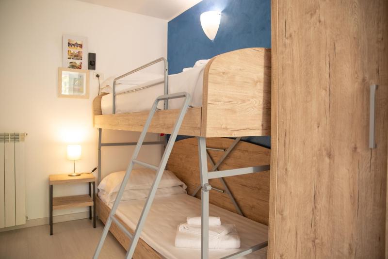 Budget Twin Room image 3