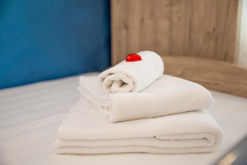 Budget Twin Room image 4