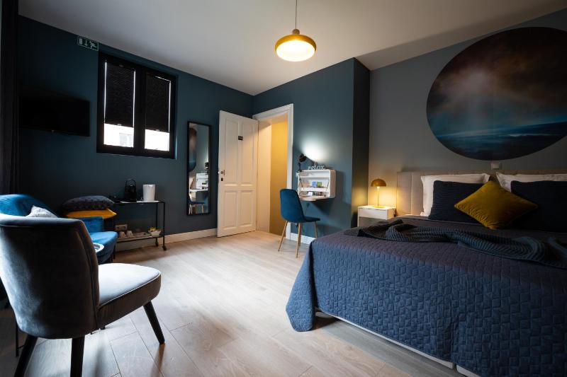 Double Room with Garden View image 2