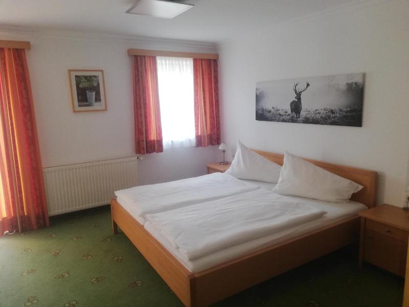 Standard Double Room image 2