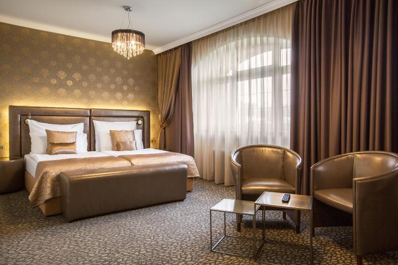 Superior Deluxe Double or Twin Room  image 1