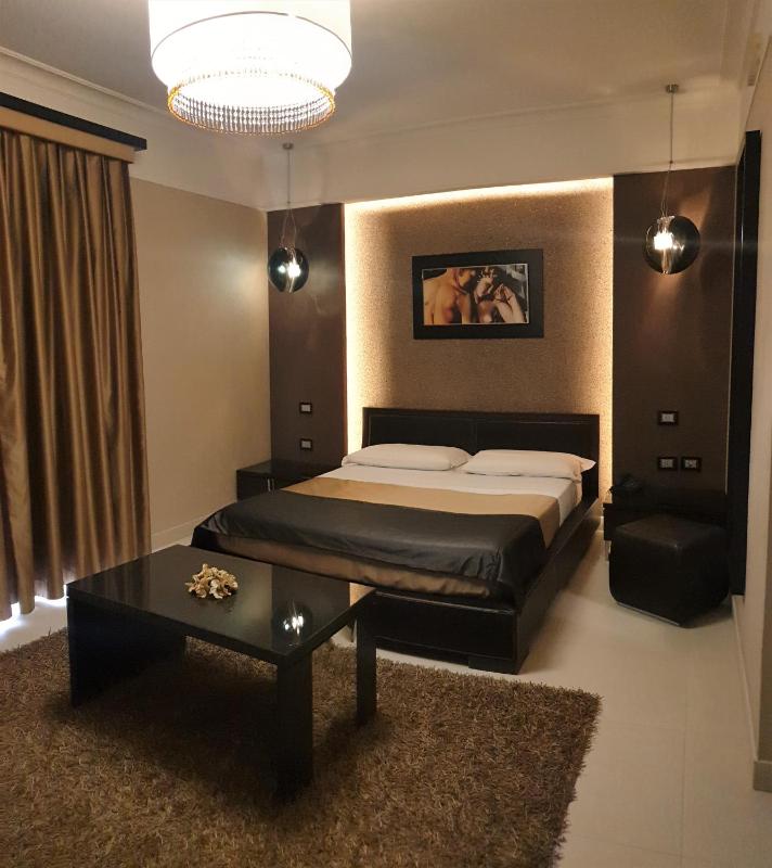 Superior Triple Room image 2