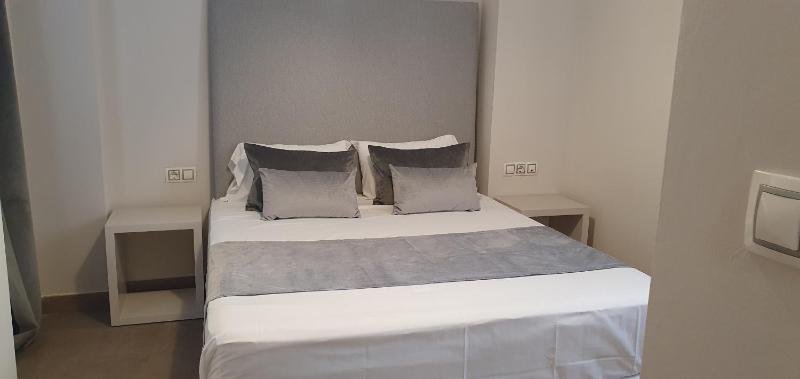 Two-Bedroom Apartment with Balcony (5 Adults) image 2