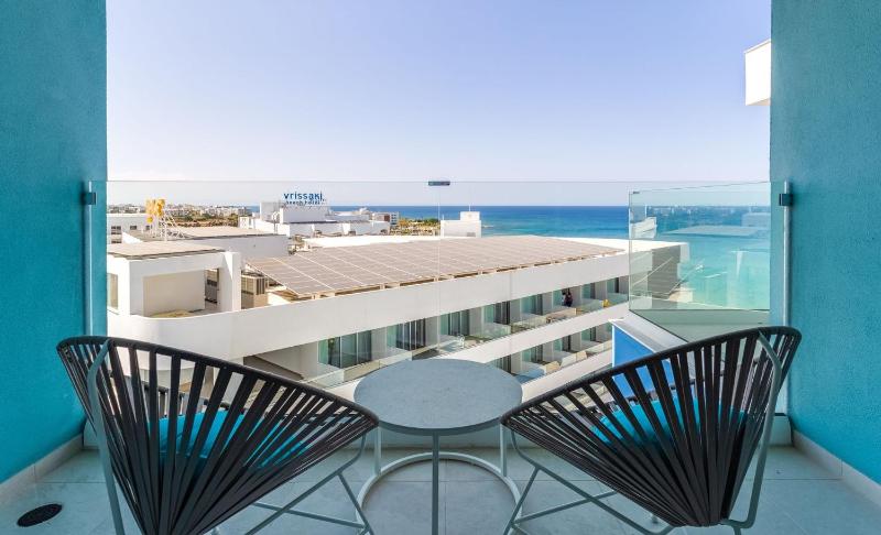 Side Sea View Room image 1