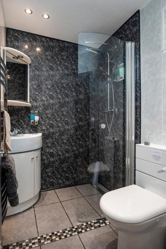 Superior King or Twin Room image 3