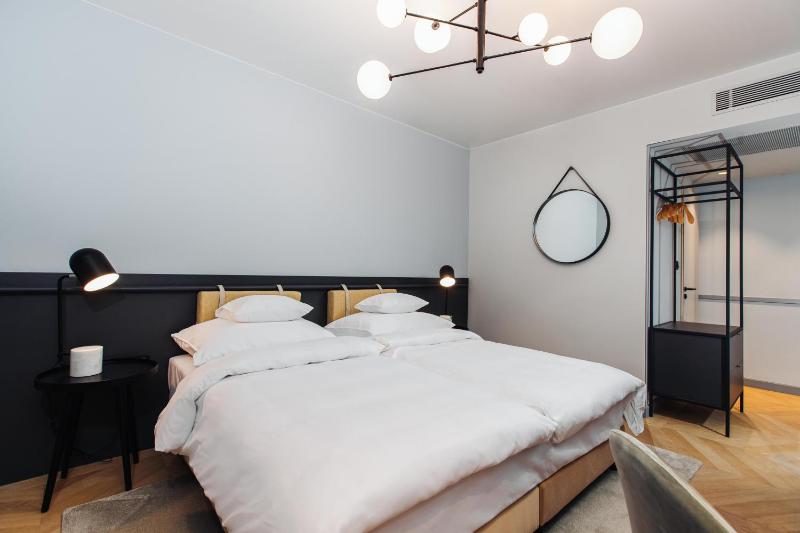 Basement Double or Twin Room image 4