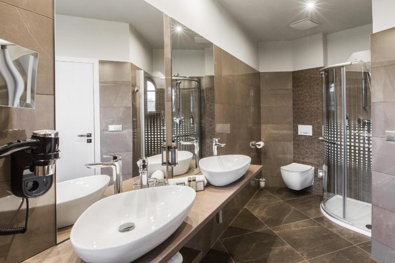 Two-Bedroom Suite image 4