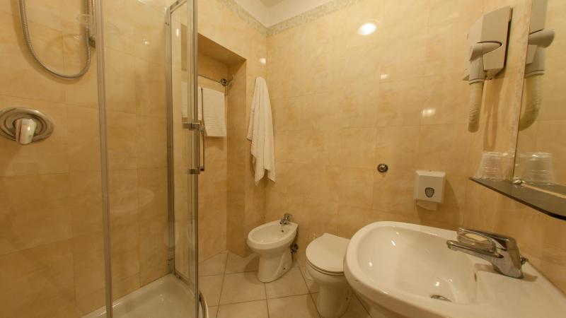 Double or Twin Room image 2