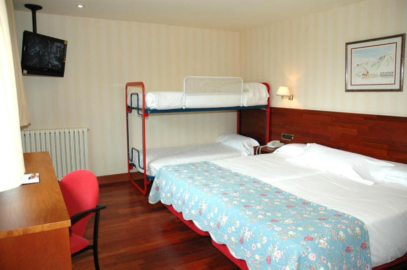 Quadruple Room (2 Adults + 2 Children) image 4