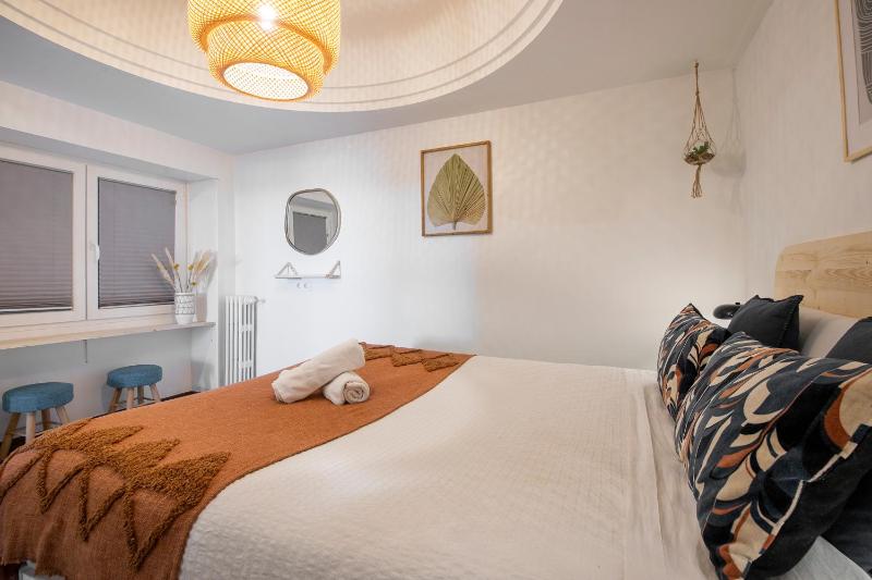 Cozy apartment in front of the beach - image 11