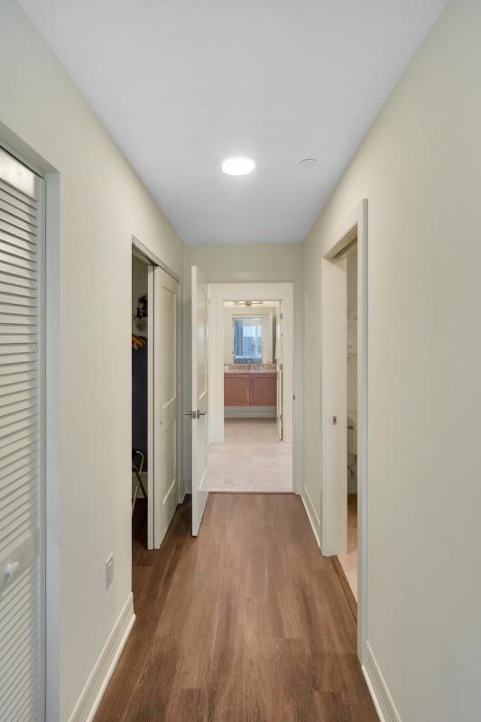 Deluxe 3 Bedroom Suite City View image 3
