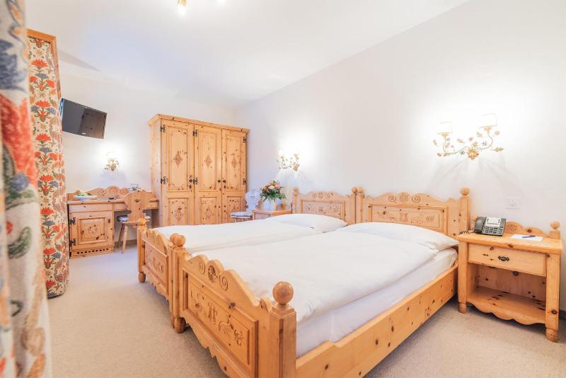 Classic Double Room image 1